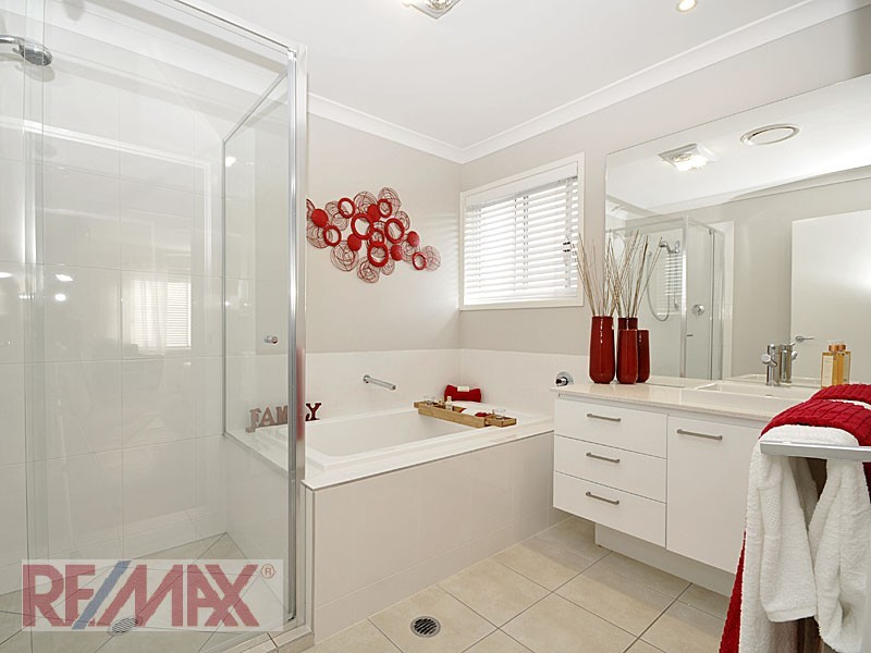 21 Brigadoon Cres, Eatons Hill QLD 4037