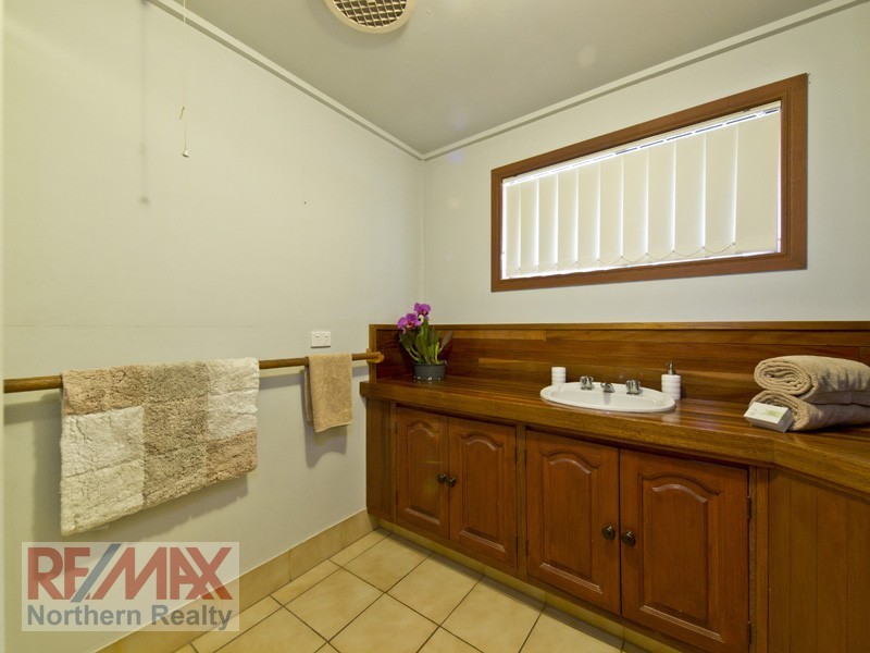 32 PARTON STREET, Stafford Heights QLD 4053