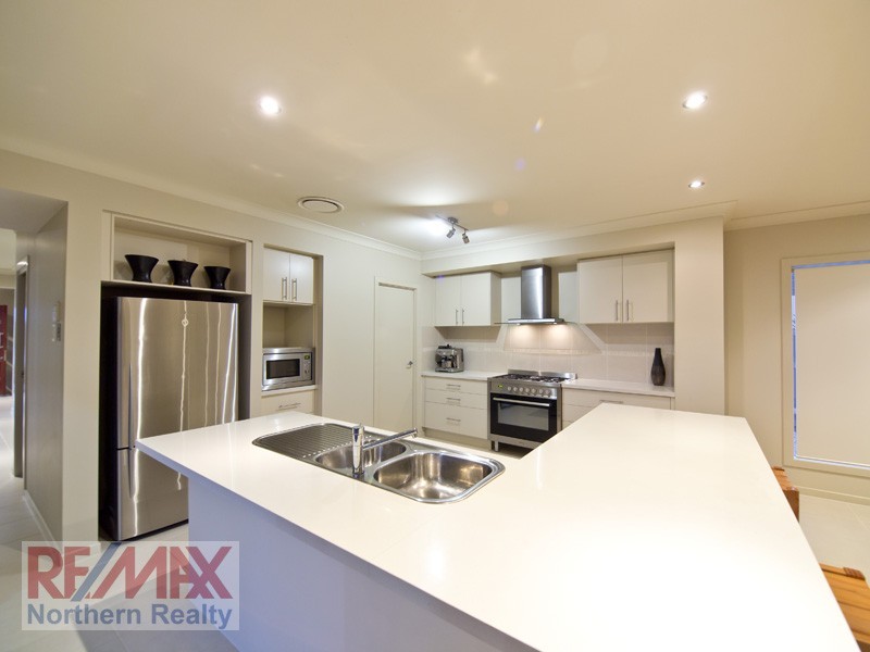 12 Buttonwood Close, Albany Creek QLD 4035