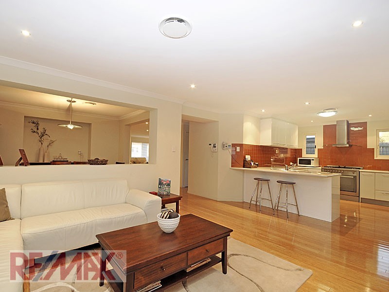 9 Allenby Close, North Lakes QLD 4509