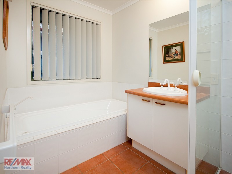 4 Kurrumba Drive, Petrie QLD 4502