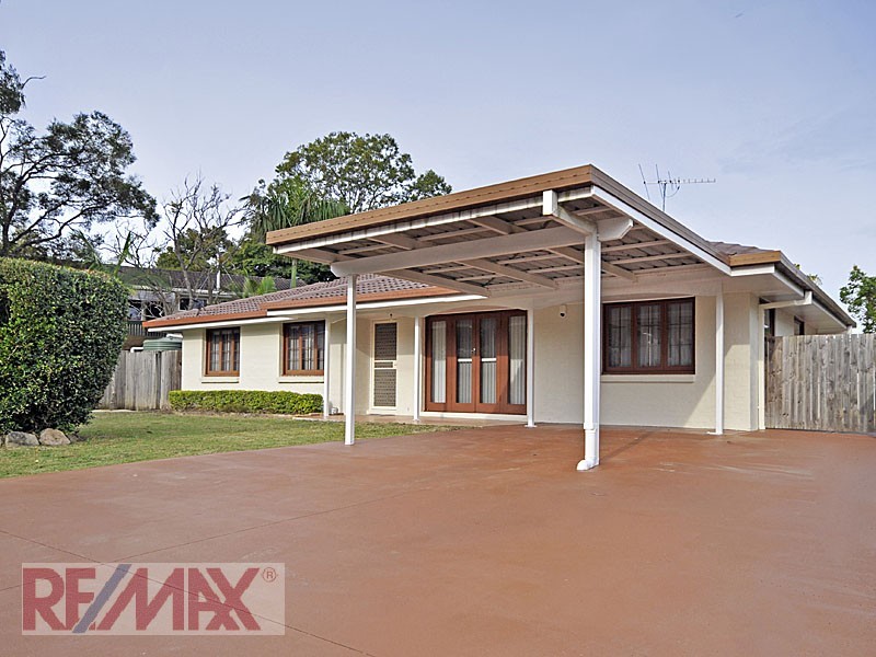 36 Leitchs Rd, Albany Creek QLD 4035