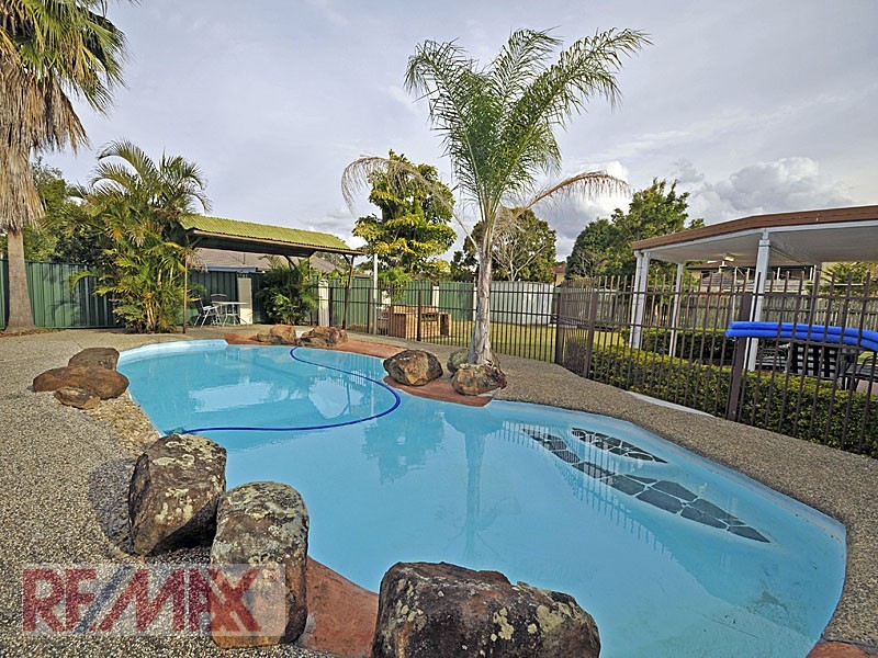 36 Leitchs Rd, Albany Creek QLD 4035