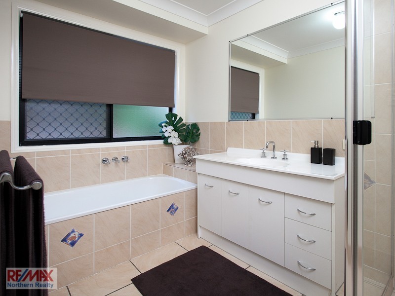 4 Major Court, Cashmere QLD 4500