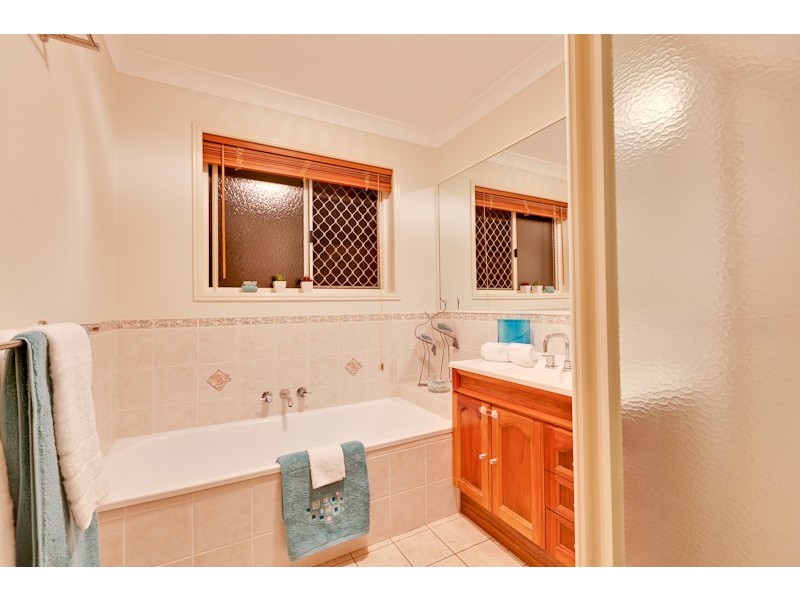 19 Kesteven Street, Albany Creek QLD 4035