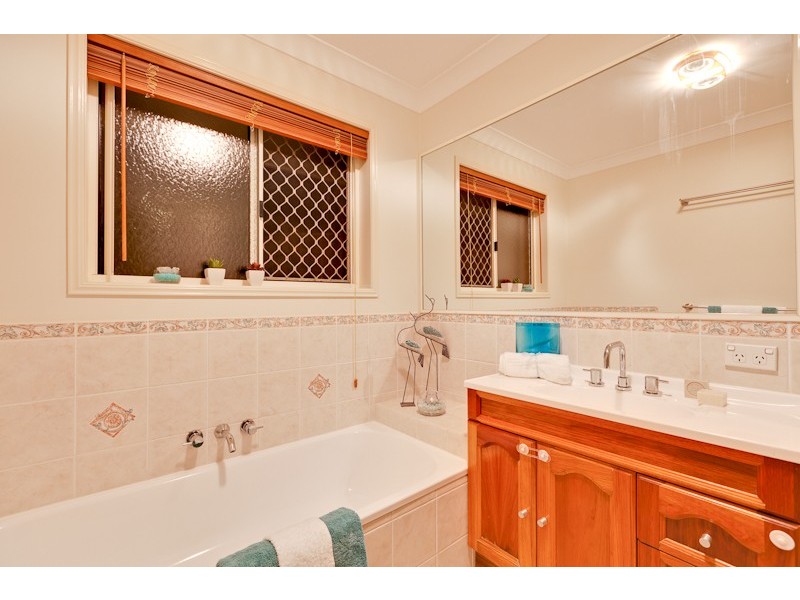 19 Kesteven Street, Albany Creek QLD 4035