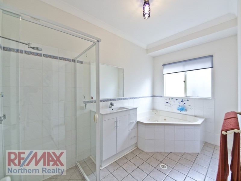 16 GOLD CREEK COURT, Albany Creek QLD 4035