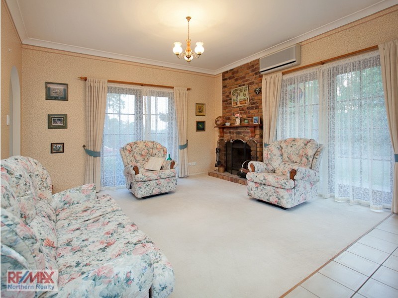 7 Denniston Court, Clear Mountain QLD 4500