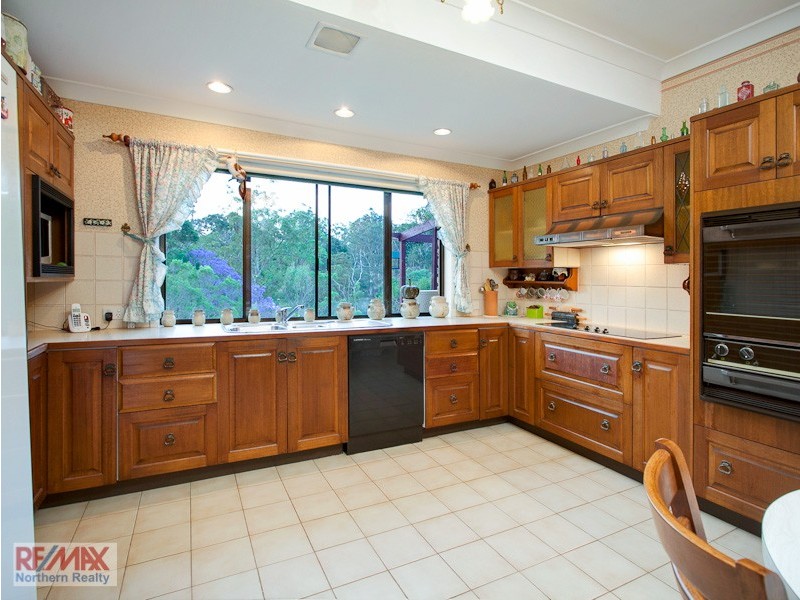 7 Denniston Court, Clear Mountain QLD 4500