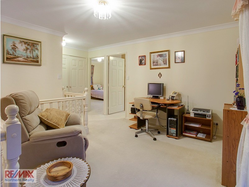 7 Denniston Court, Clear Mountain QLD 4500