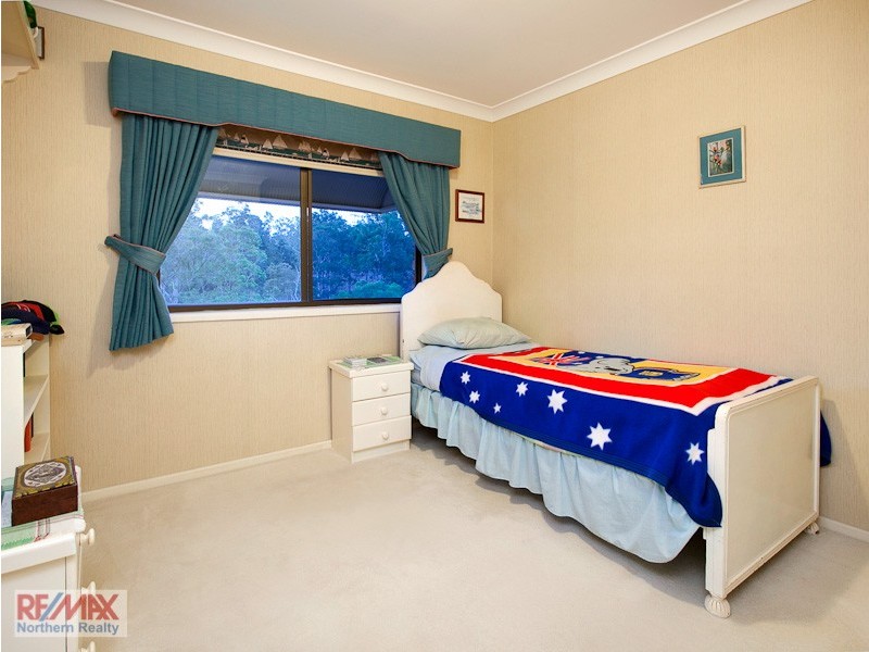 7 Denniston Court, Clear Mountain QLD 4500