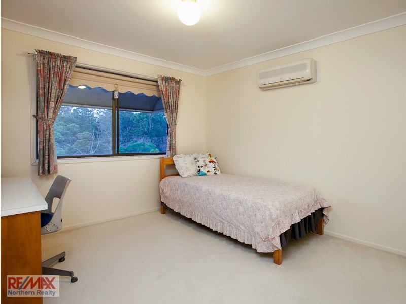7 Denniston Court, Clear Mountain QLD 4500