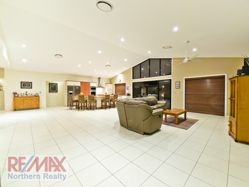 10 Bramwell Court, Cashmere QLD 4500