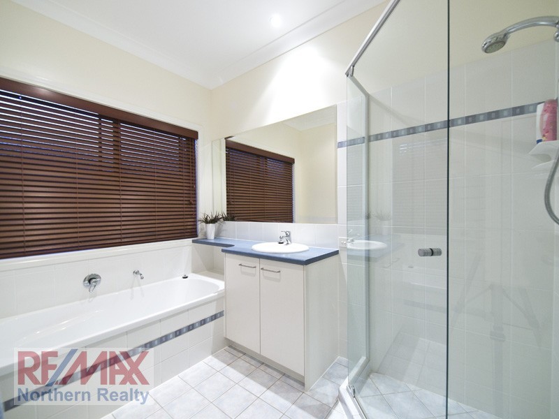 10 Bramwell Court, Cashmere QLD 4500