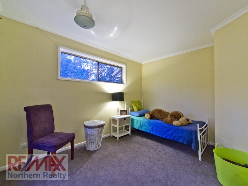 7 Drapers Road, Eatons Hill QLD 4037