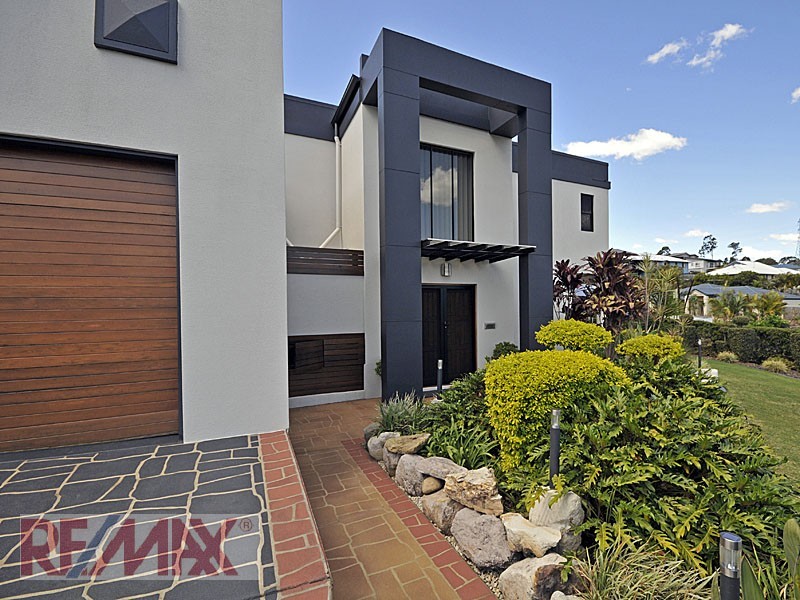 2 Amorosa Ct, Eatons Hill QLD 4037