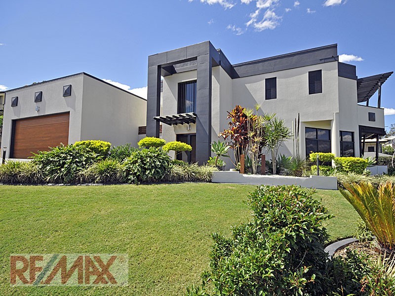 2 Amorosa Ct, Eatons Hill QLD 4037