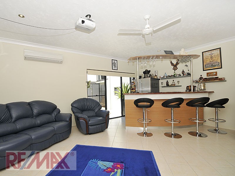 2 Amorosa Ct, Eatons Hill QLD 4037