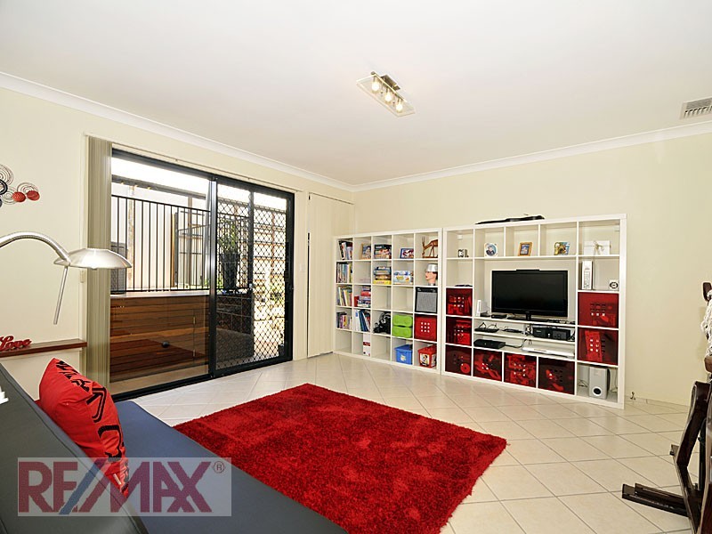 2 Amorosa Ct, Eatons Hill QLD 4037