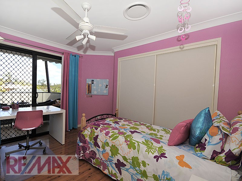 2 Amorosa Ct, Eatons Hill QLD 4037