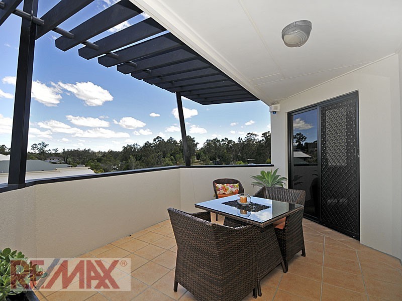 2 Amorosa Ct, Eatons Hill QLD 4037