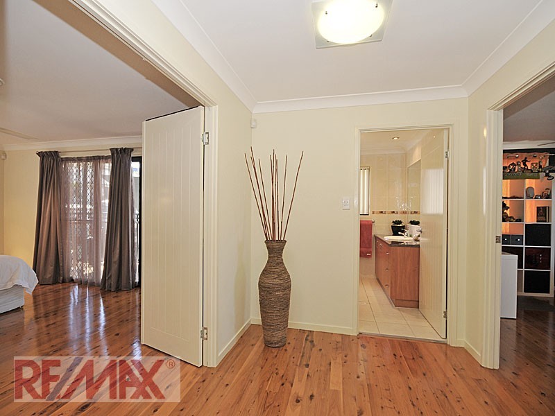 2 Amorosa Ct, Eatons Hill QLD 4037