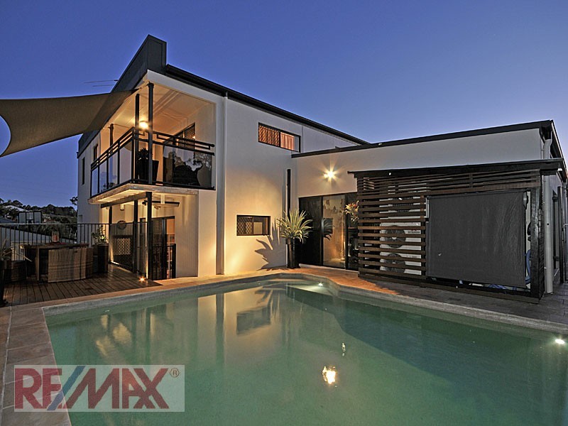 2 Amorosa Ct, Eatons Hill QLD 4037