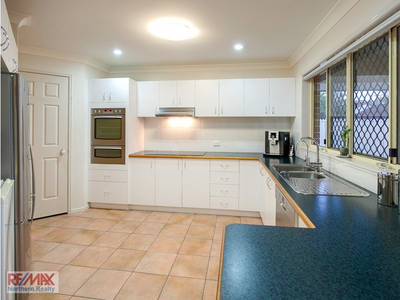 3 Silvereye Crescent, Albany Creek QLD 4035