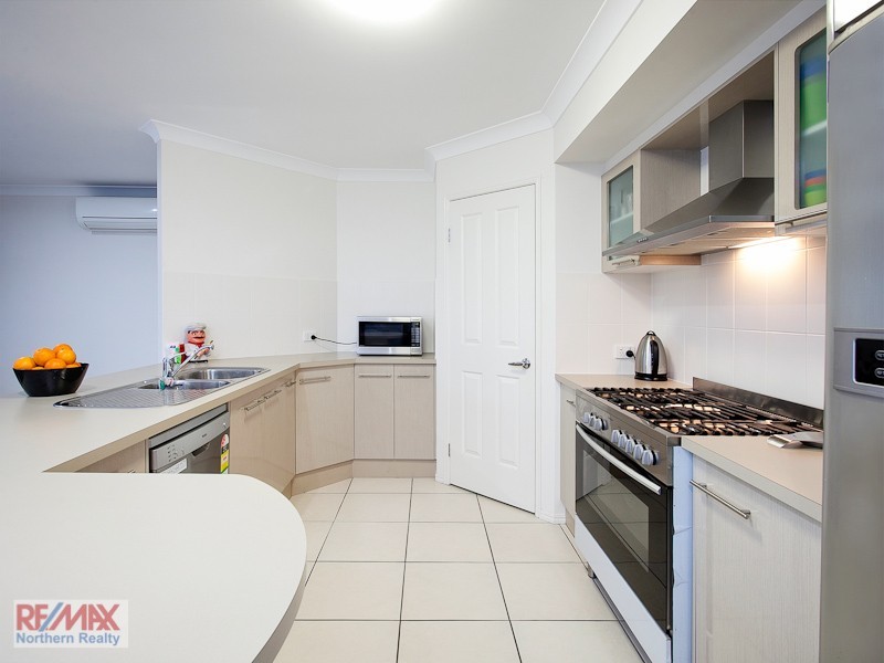 4 Avoca Place, Warner QLD 4500