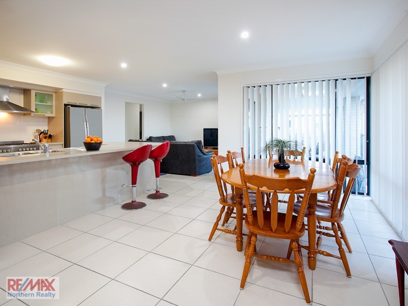 4 Avoca Place, Warner QLD 4500