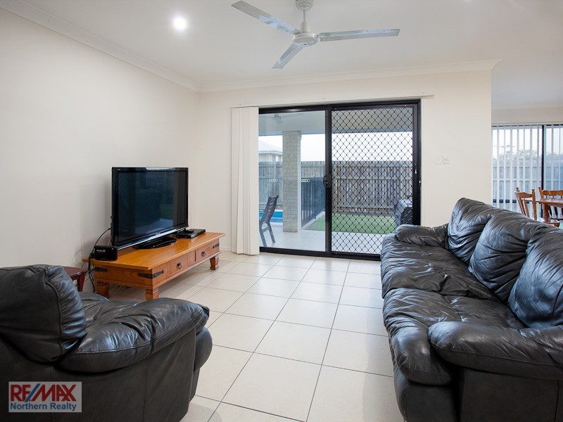 4 Avoca Place, Warner QLD 4500