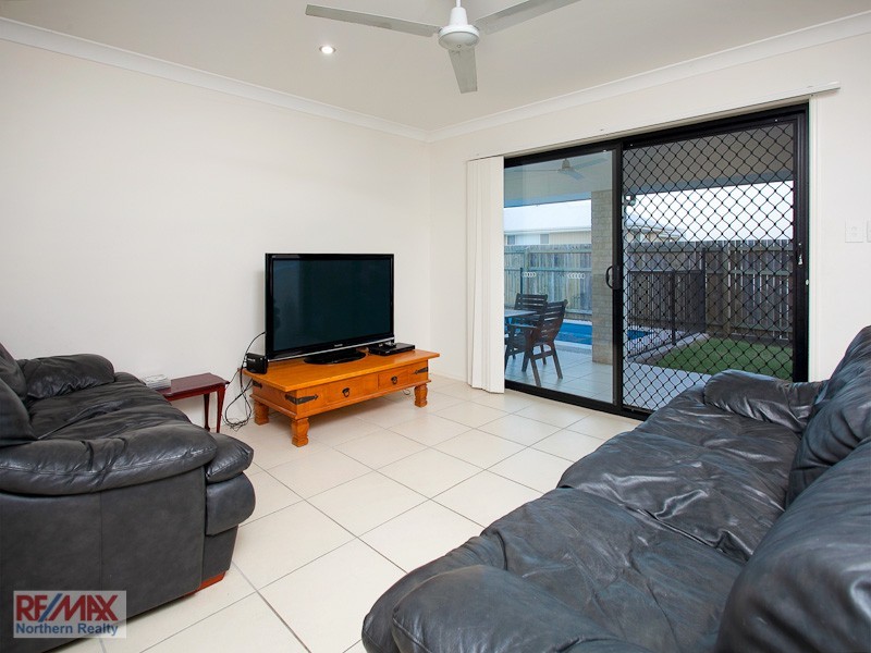 4 Avoca Place, Warner QLD 4500