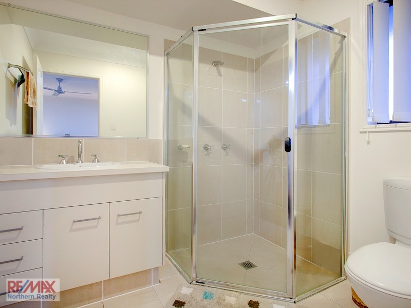 4 Avoca Place, Warner QLD 4500