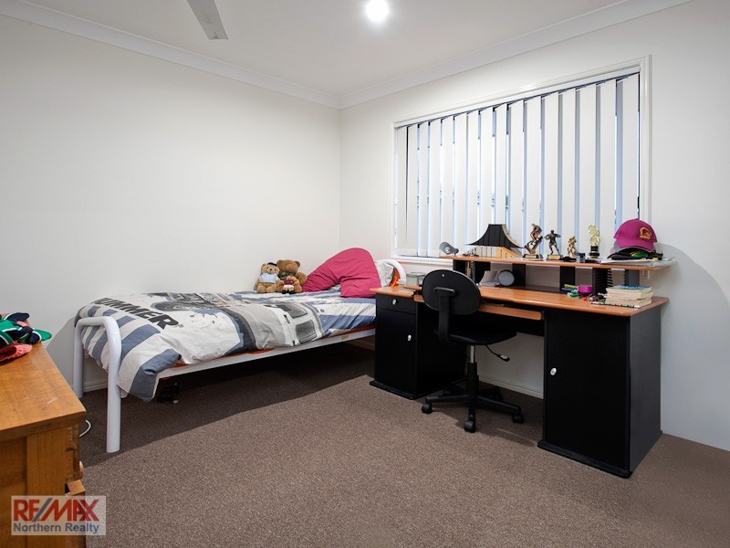 4 Avoca Place, Warner QLD 4500