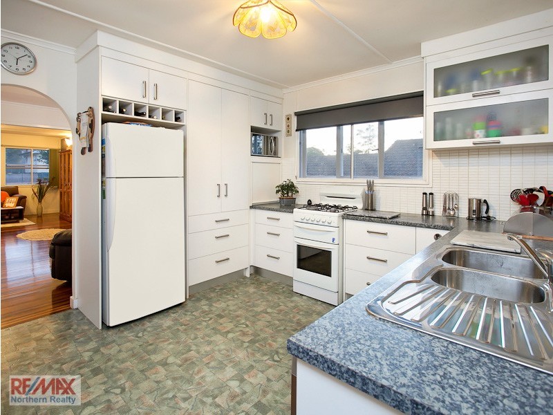 5 Aldren Street, Stafford Heights QLD 4053