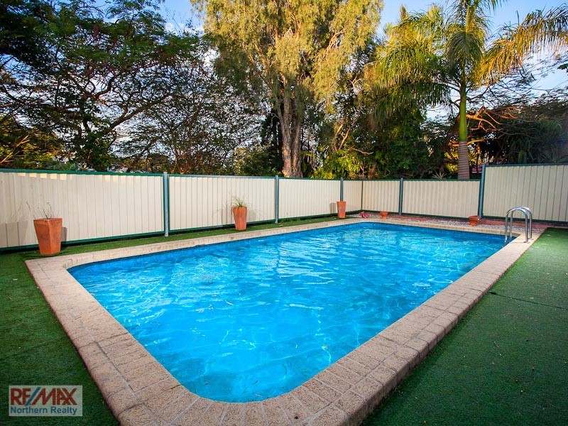 5 Aldren Street, Stafford Heights QLD 4053