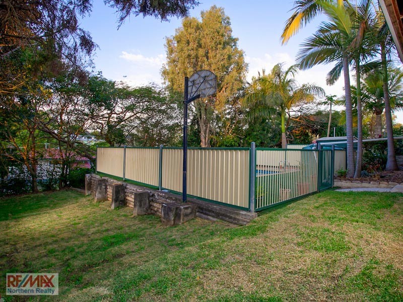 5 Aldren Street, Stafford Heights QLD 4053