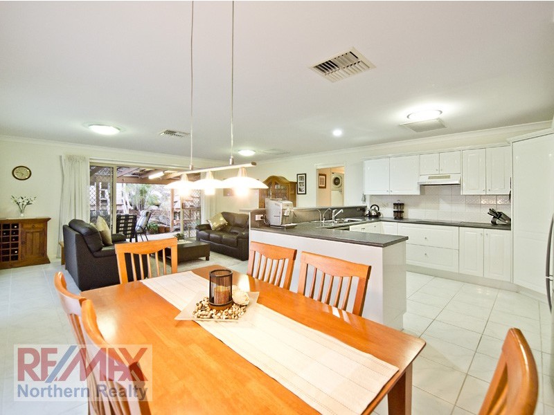 1 Elwood Court, Eatons Hill QLD 4037