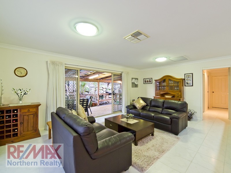 1 Elwood Court, Eatons Hill QLD 4037