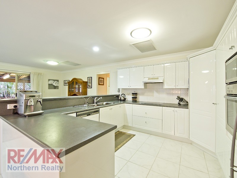 1 Elwood Court, Eatons Hill QLD 4037