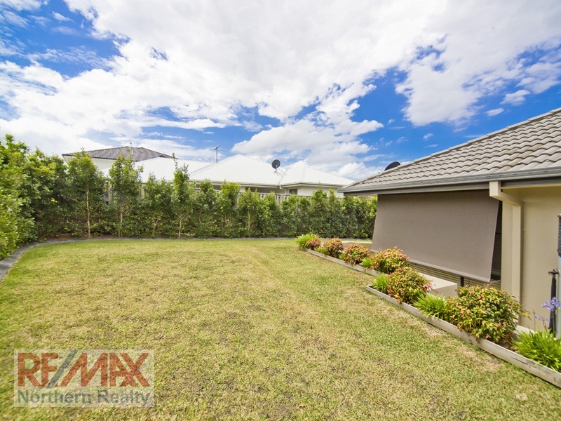 12 Crossing Drive, Eatons Hill QLD 4037