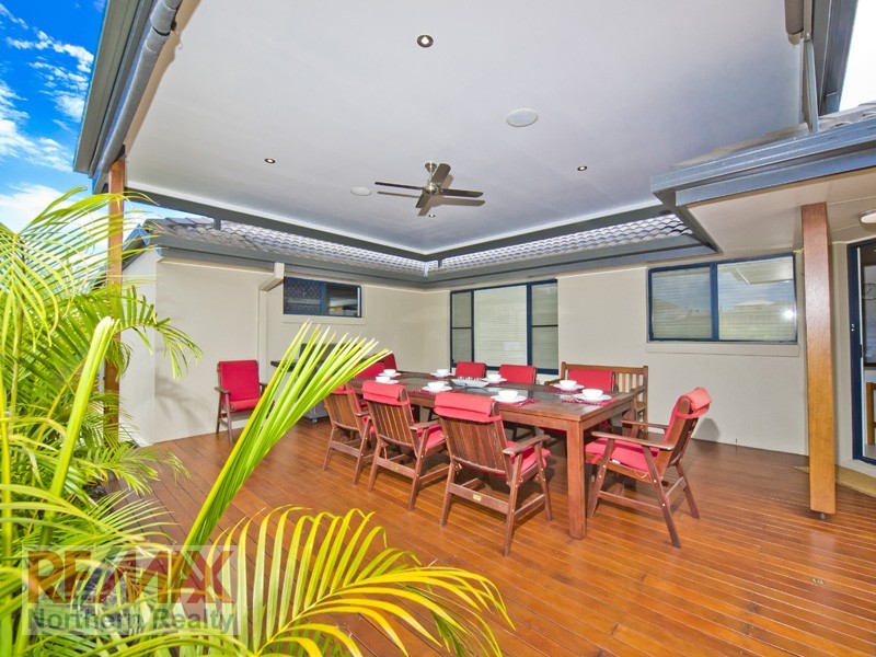 12 Crossing Drive, Eatons Hill QLD 4037