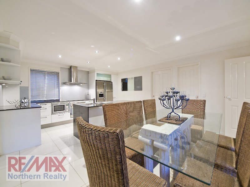 23 Oakmont Cres, Albany Creek QLD 4035