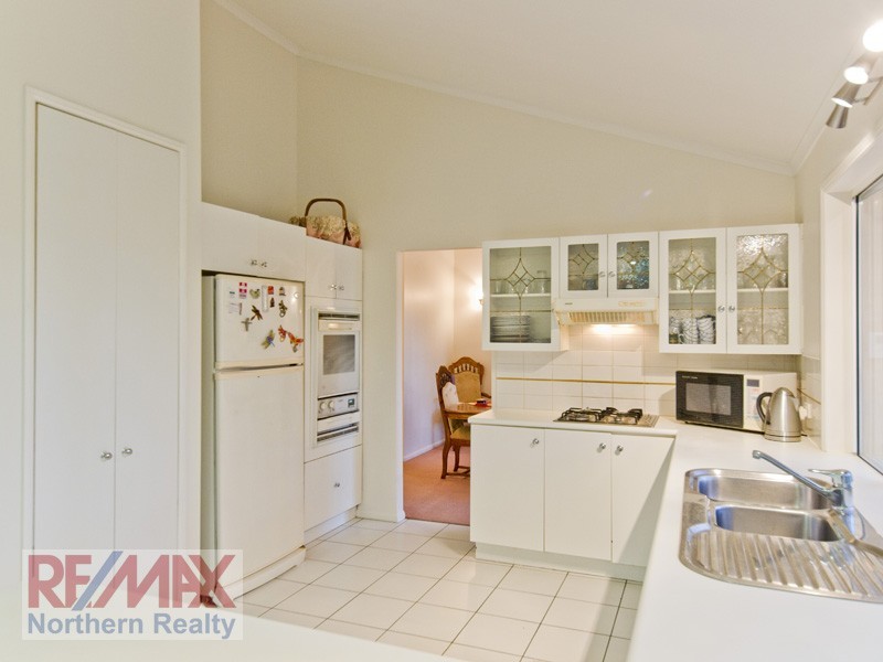 8 Spotted Gum Lane, Cashmere QLD 4500