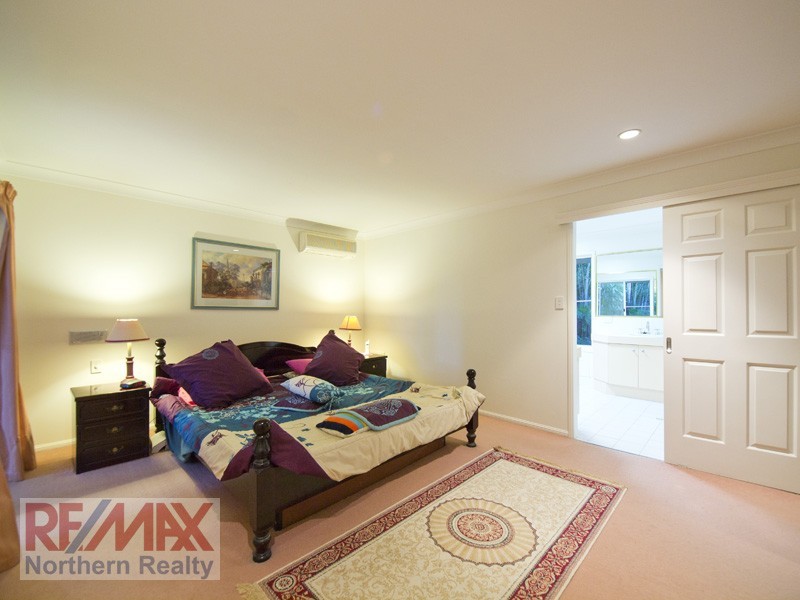 8 Spotted Gum Lane, Cashmere QLD 4500