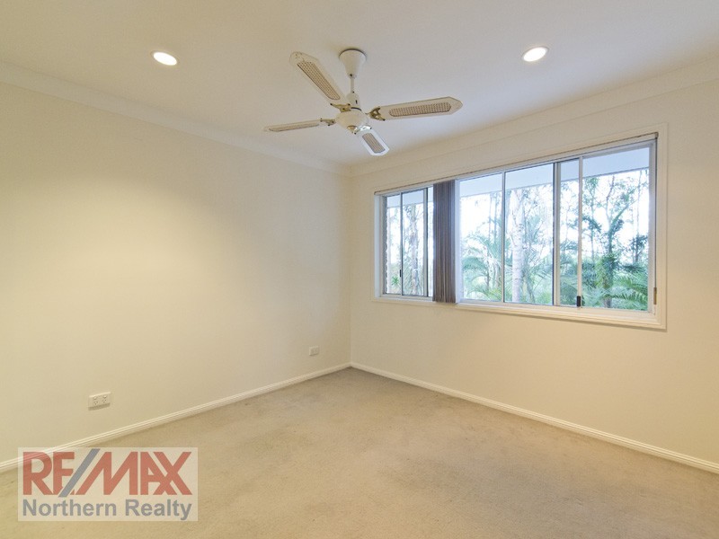 8 Spotted Gum Lane, Cashmere QLD 4500