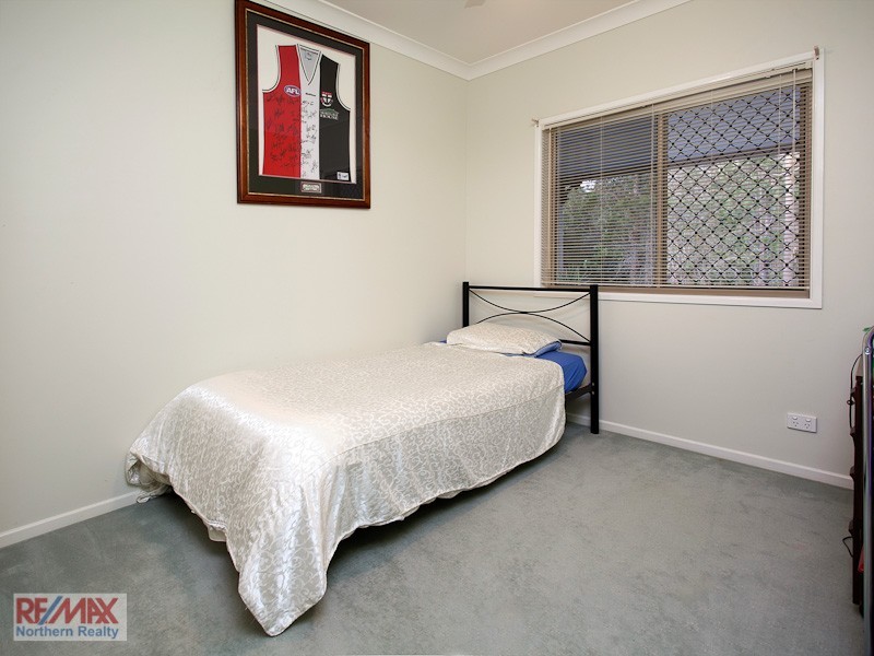 8 Edenderry Court, Eatons Hill QLD 4037