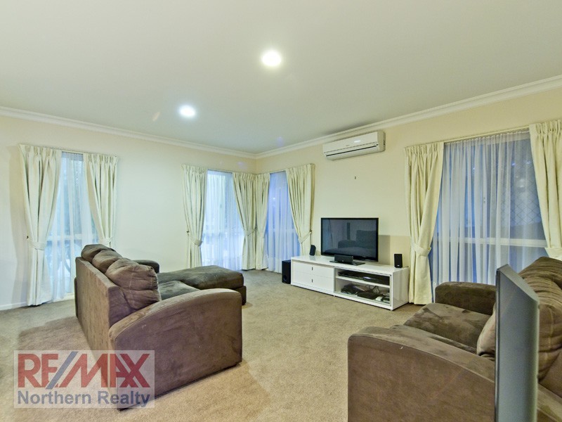 6 Harrow Close, Bridgeman Downs QLD 4035