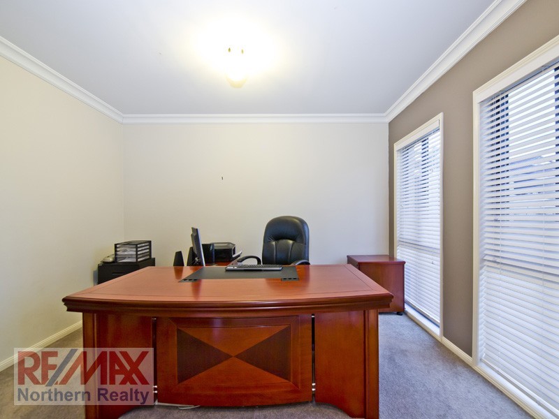 6 Harrow Close, Bridgeman Downs QLD 4035