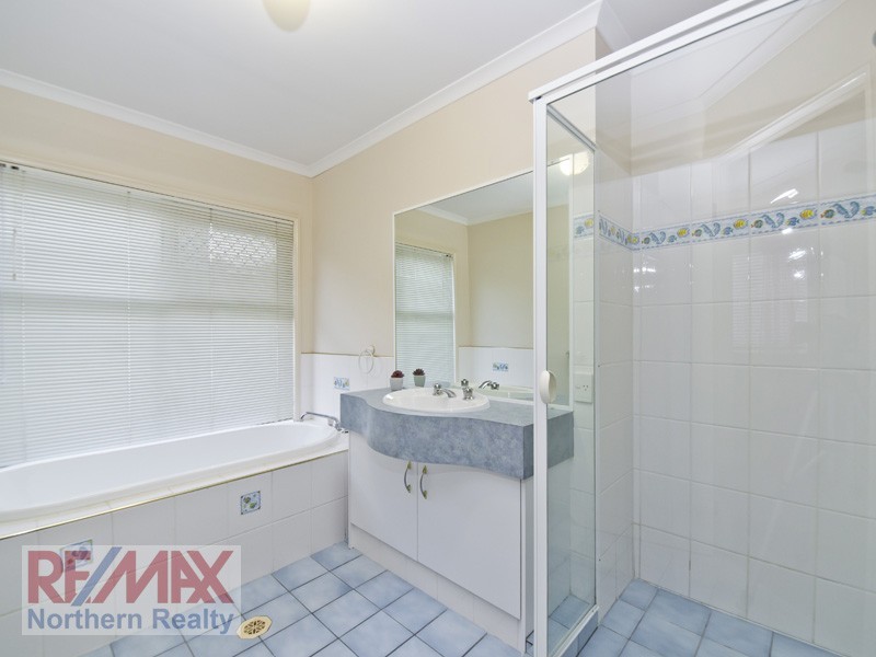 6 Harrow Close, Bridgeman Downs QLD 4035